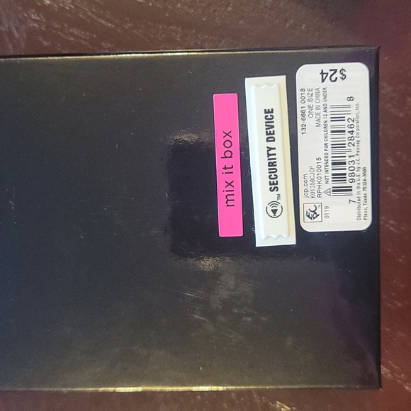 Necklace and earrings - Picture 2 of 3